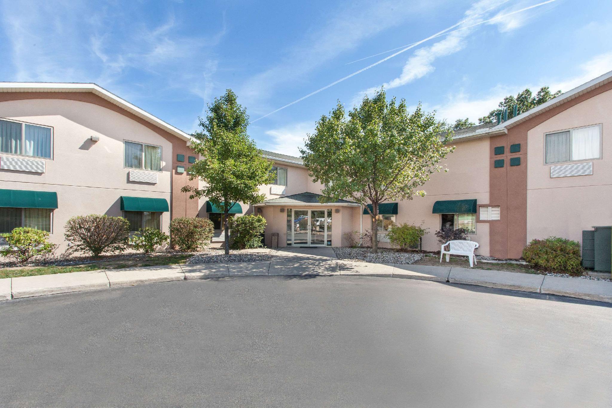 Baymont By Wyndham Swanton Hotel Exterior foto